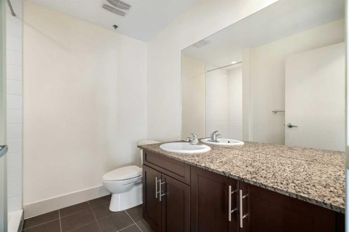 327-955 Mcpherson Road Ne, Calgary, AB - Indoor Photo Showing Bathroom