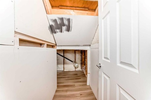 9 Saddlecrest Crescent Ne, Calgary, AB - Indoor Photo Showing Other Room