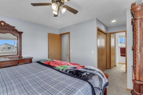 3790 Catalina Boulevard Ne, Calgary, AB - Indoor Photo Showing Bedroom
