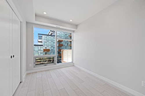 841-110 18A Street Nw, Calgary, AB - Indoor Photo Showing Other Room