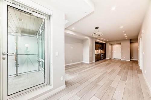 325-110 18A Street Nw, Calgary, AB -  Photo Showing Other Room