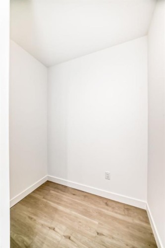 415-8375 Broadcast Avenue Sw, Calgary, AB - Indoor Photo Showing Other Room