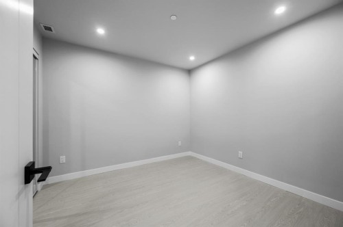 307-8375 Broadcast Avenue Sw, Calgary, AB - Indoor Photo Showing Other Room