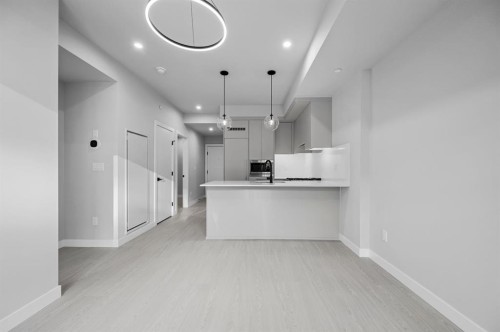 307-8375 Broadcast Avenue Sw, Calgary, AB - Indoor Photo Showing Other Room