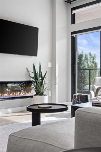 206-835 78 Street Sw, Calgary, AB - Indoor