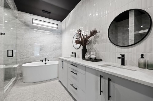 206-835 78 Street Sw, Calgary, AB - Indoor Photo Showing Bathroom