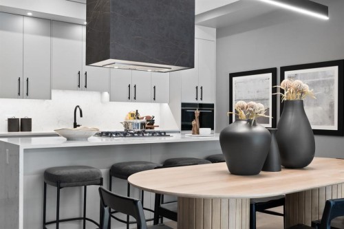 206-835 78 Street Sw, Calgary, AB - Indoor