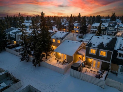 338 Georgian Villas Ne, Calgary, AB - Outdoor