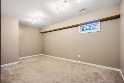 338 Georgian Villas Ne, Calgary, AB - Indoor