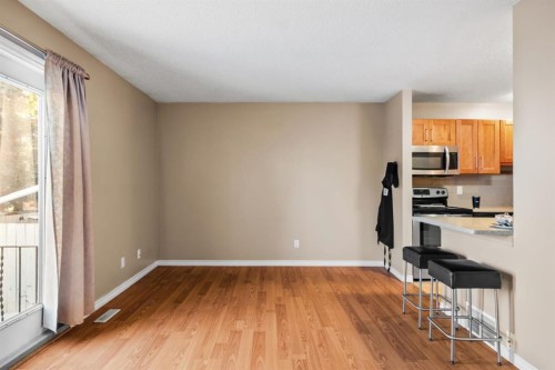 338 Georgian Villas Ne, Calgary, AB - Indoor