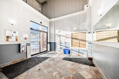 309-1540 17 Avenue Sw, Calgary, AB - Indoor Photo Showing Other Room