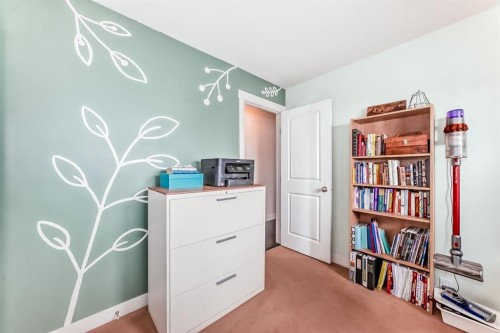 208 Woodbine Boulevard Sw, Calgary, AB - Indoor