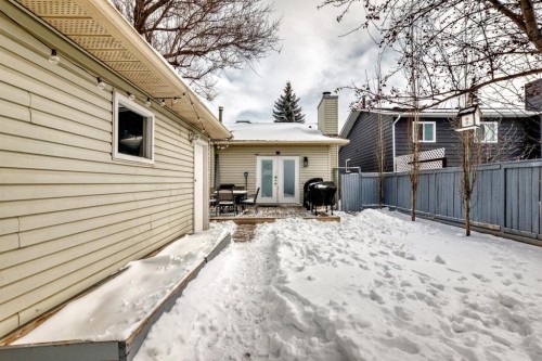 208 Woodbine Boulevard Sw, Calgary, AB - Outdoor