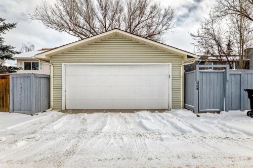 208 Woodbine Boulevard Sw, Calgary, AB - Outdoor