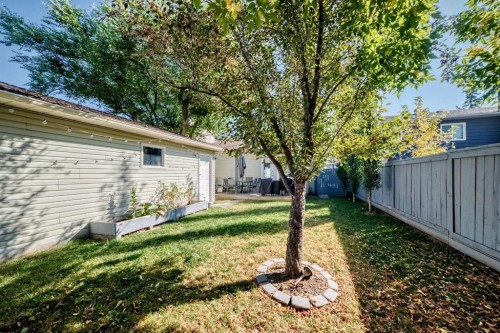 208 Woodbine Boulevard Sw, Calgary, AB - Outdoor