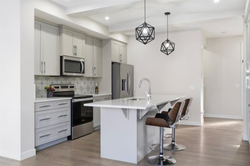 304 Creekrun Crescent SW Airdrie, AB T4B 5J8