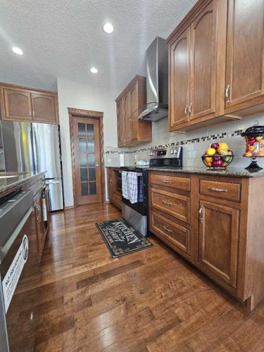 117 Walden Square Se, Calgary, AB - Indoor Photo Showing Kitchen