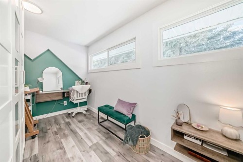 3304 46 Street Sw, Calgary, AB - Indoor Photo Showing Other Room