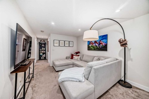 3304 46 Street Sw, Calgary, AB - Indoor Photo Showing Living Room