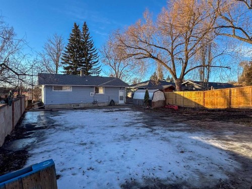 2212 72 Avenue Se, Calgary, AB - Outdoor