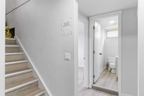 3811 14 Avenue Ne, Calgary, AB - Indoor Photo Showing Other Room