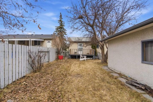 3811 14 Avenue Ne, Calgary, AB - Outdoor