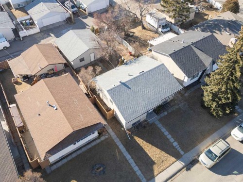 3811 14 Avenue Ne, Calgary, AB - Outdoor