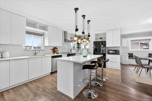 2103 Country Hills Circle Nw, Calgary, AB - Indoor Photo Showing Other Room