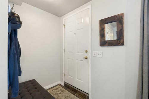 25 Promenade Way Se, Calgary, AB - Indoor Photo Showing Other Room