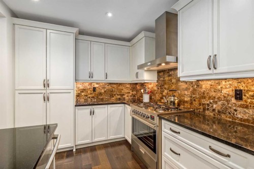 105-121 Quarry Way Se, Calgary, AB - Indoor Photo Showing Kitchen With Upgraded Kitchen