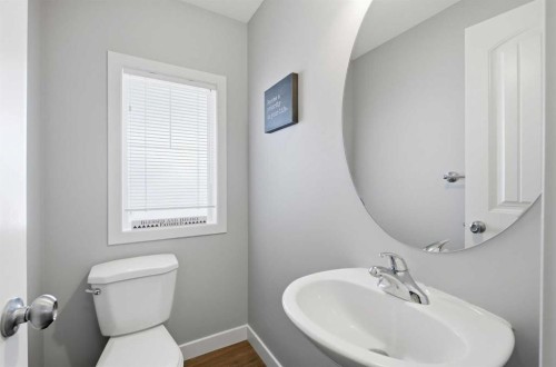 53 Sagehill Common Nw, Calgary, AB - Indoor Photo Showing Bathroom