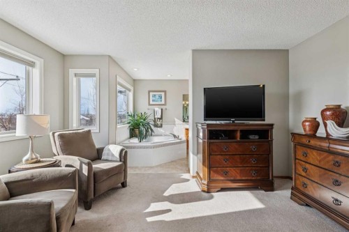 63 Evergreen Heights Sw, Calgary, AB - Indoor