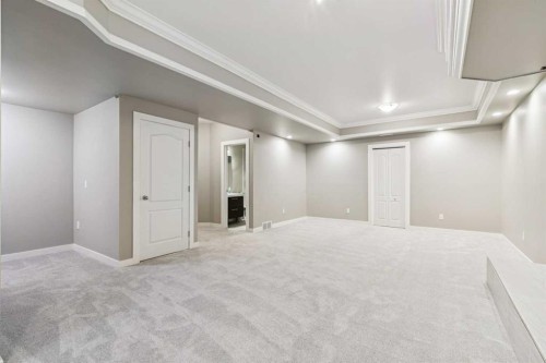 63 Evergreen Heights Sw, Calgary, AB - Indoor