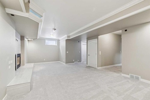 63 Evergreen Heights Sw, Calgary, AB - Indoor