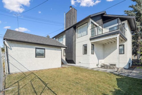809 9 Street Ne, Calgary, AB - Outdoor With Balcony