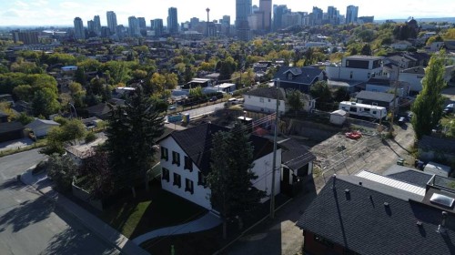 809 9 Street Ne, Calgary, AB - Outdoor With View