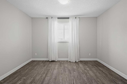 254 Pantego Lane Nw, Calgary, AB - Indoor Photo Showing Other Room