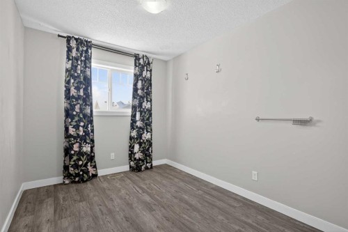 254 Pantego Lane Nw, Calgary, AB - Indoor Photo Showing Other Room