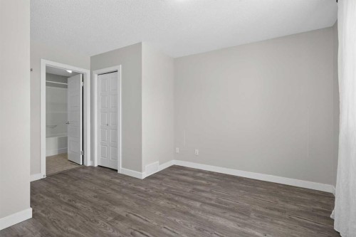254 Pantego Lane Nw, Calgary, AB - Indoor Photo Showing Other Room