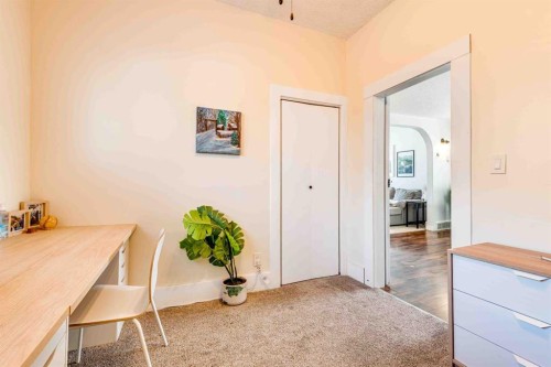 215 4 Avenue Se, Three Hills, AB - Indoor Photo Showing Other Room