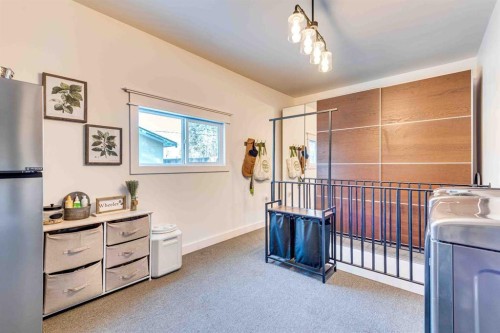 215 4 Avenue Se, Three Hills, AB - Indoor