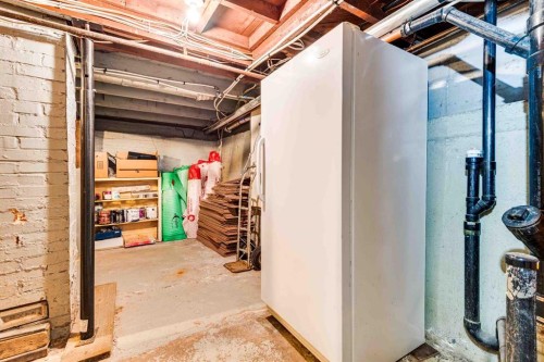 215 4 Avenue Se, Three Hills, AB - Indoor Photo Showing Other Room