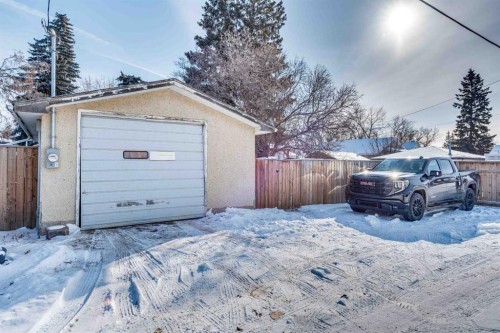 215 4 Avenue Se, Three Hills, AB - Outdoor