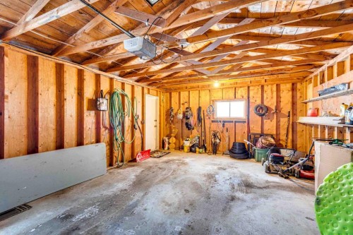 215 4 Avenue Se, Three Hills, AB - Indoor Photo Showing Basement