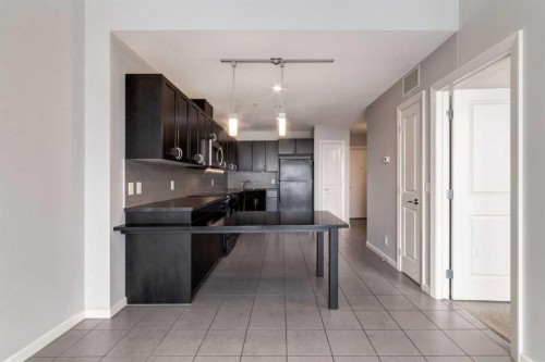 2704-211 13 Avenue Se, Calgary, AB - Indoor