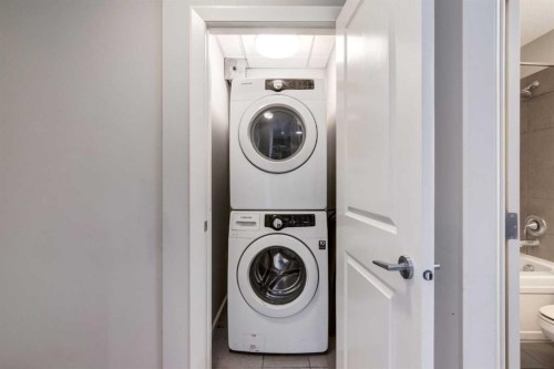 2704-211 13 Avenue Se, Calgary, AB - Indoor Photo Showing Laundry Room