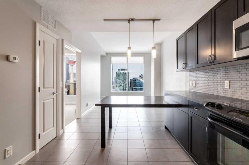 2704-211 13 Avenue Se, Calgary, AB - Indoor Photo Showing Kitchen