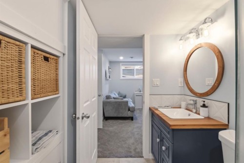 729 Hampton Hills Drive Ne, High River, AB - Indoor Photo Showing Bathroom