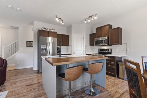 729 Hampton Hills Drive Ne, High River, AB - Indoor Photo Showing Kitchen With Upgraded Kitchen