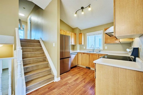 152 Harvest Gold Heights Ne, Calgary, AB - Indoor Photo Showing Kitchen